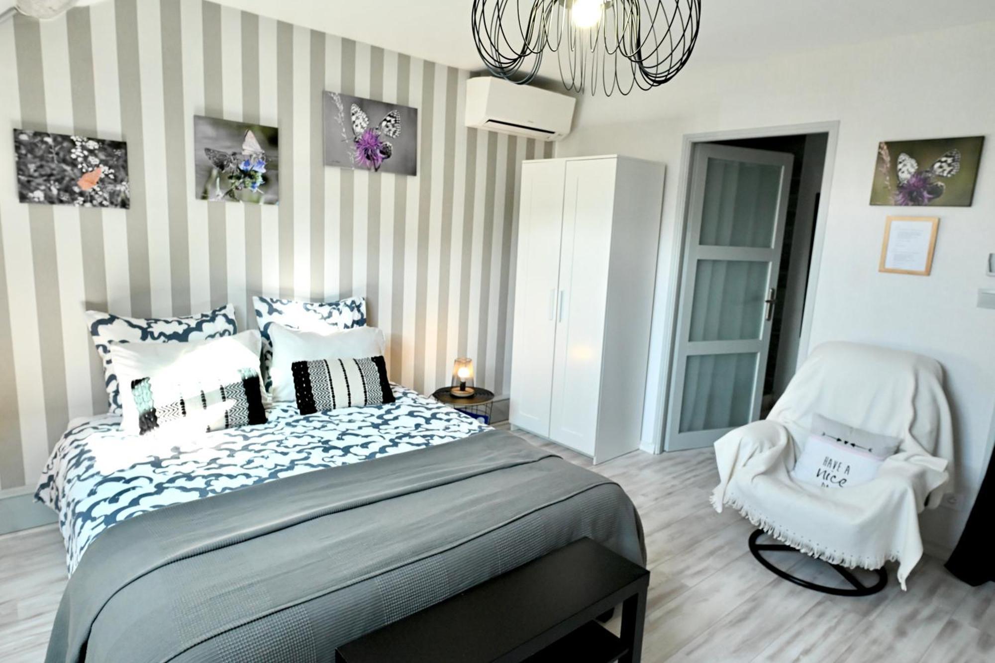 Bed and Breakfast Les Nymphéas 52 Orges Exterior foto